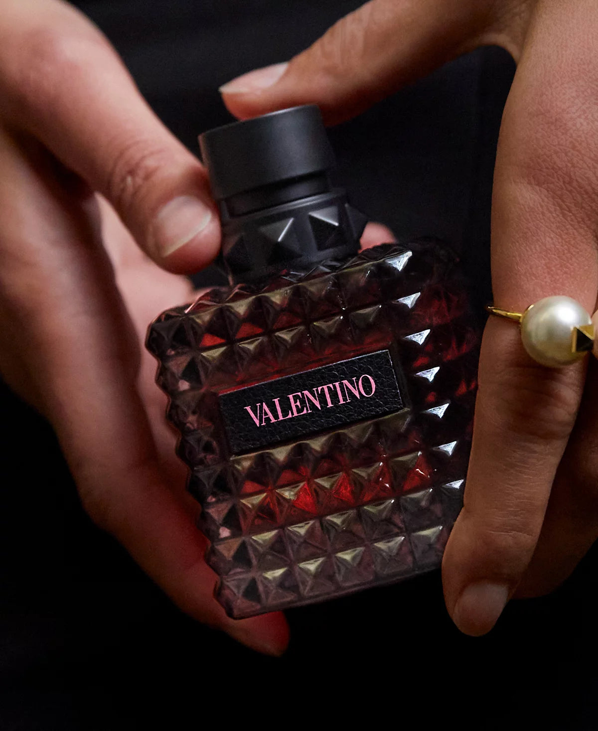 Valentino Donna Born in Roma Intense